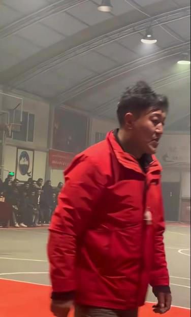 一場打下來身體不帶熱的？冬天的北方超冷天氣打籃球有多夸張？
