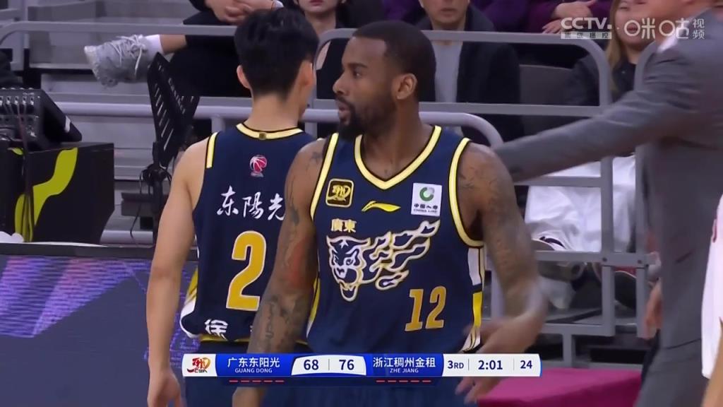 根本下不了！徐杰自顧下場遭杜鋒指導(dǎo)拒絕，對球隊(duì)實(shí)在太重要