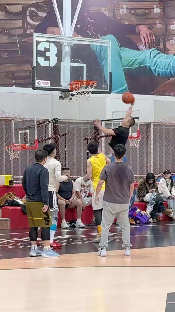 不是哥們兒？178這么打球的？