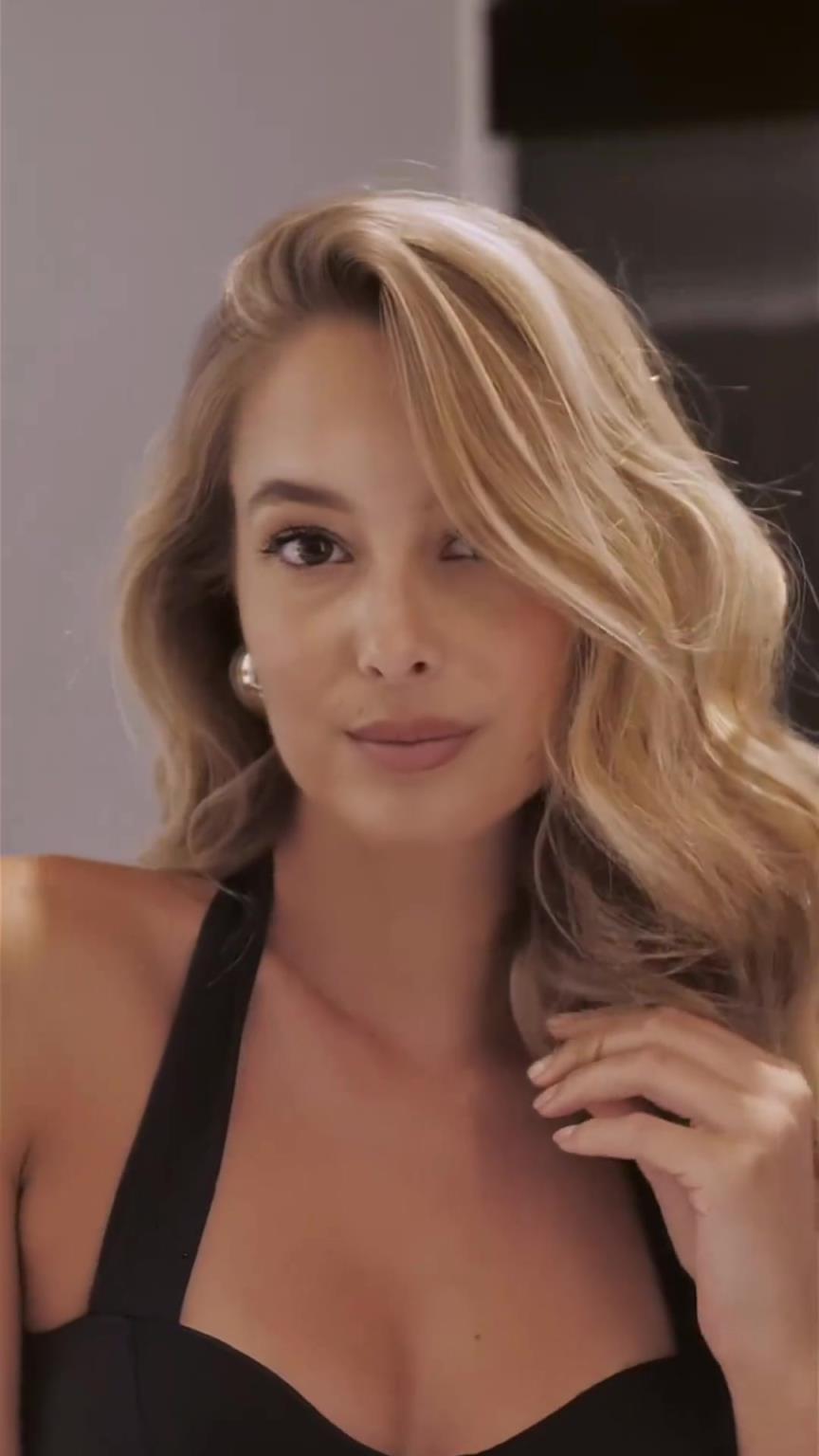 魯能球迷還記得嗎？佩萊的前女友瓦爾加也太美了吧