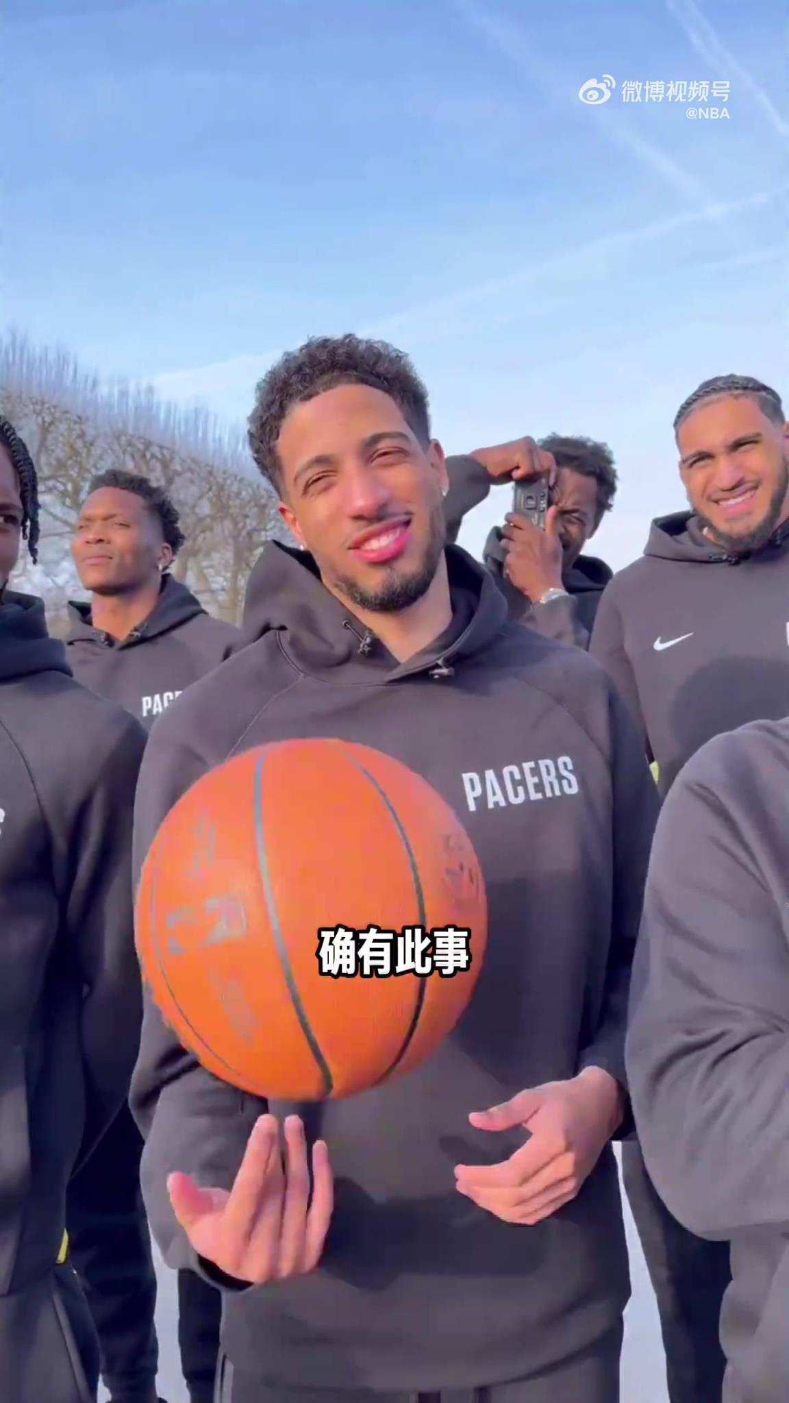 去法國巴黎第一個打卡景點！步行者全隊打卡埃菲爾鐵塔