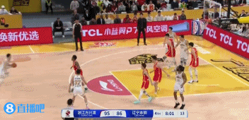 高難度！趙繼偉突到人群中大幅轉(zhuǎn)身后仰跳投正中靶心