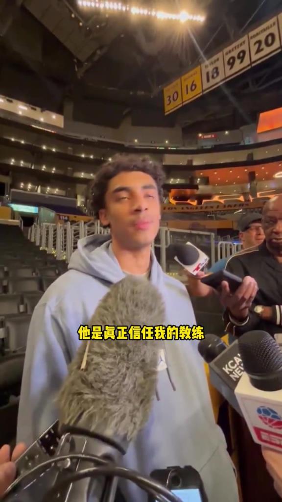 克里斯蒂：不止雷迪克，整個(gè)湖人教練組都對我很好，很給我機(jī)會(huì)