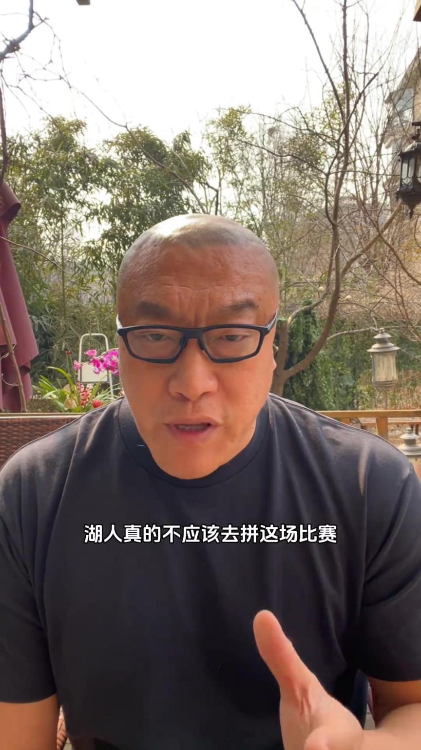 馬?。汉说貌粌斒?！蜜月期一過(guò)缺陷出來(lái)了，唯一解就是老詹回歸