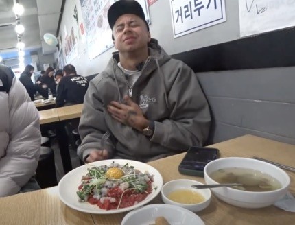 你的林皇，生食之王！林加德在韓國(guó)嘗試吃活章魚