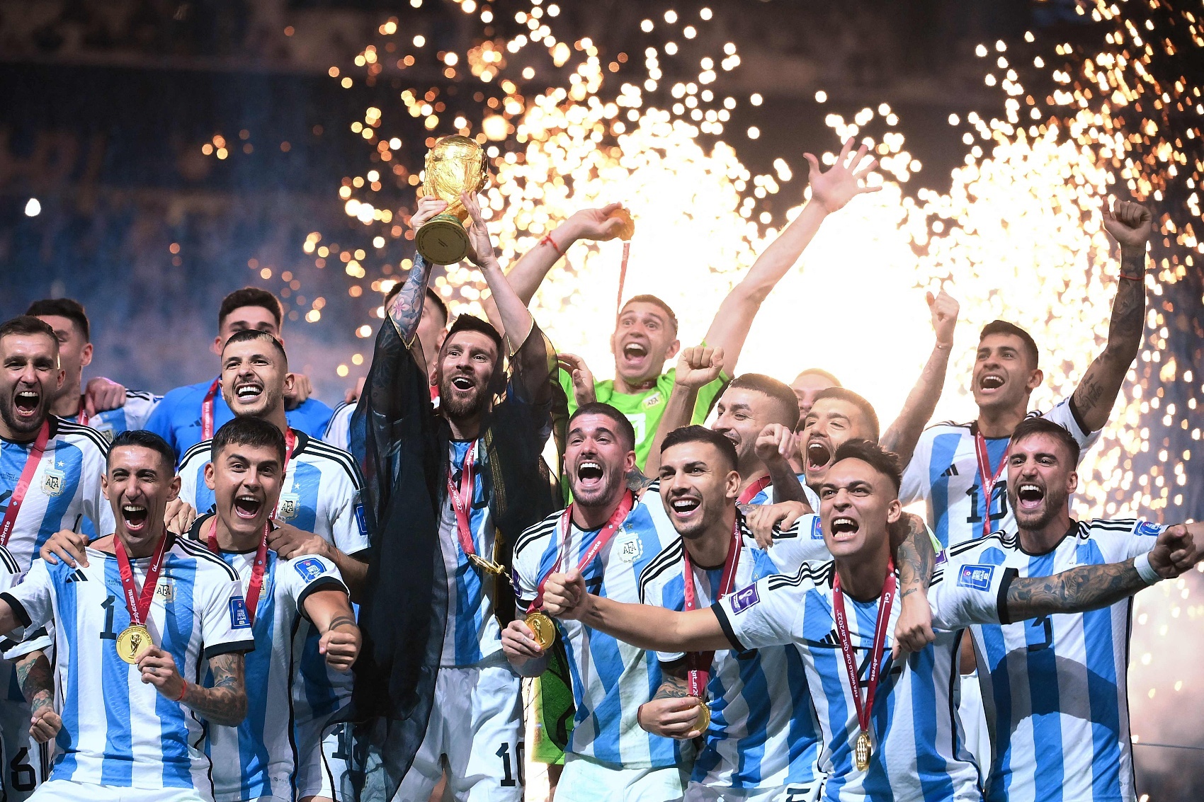 FIFA會(huì)議提出2030世界杯擴(kuò)軍64隊(duì)，在場(chǎng)代表震驚且沉默……